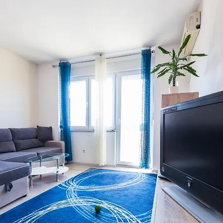 Nela 1bdr W Balcony Задар