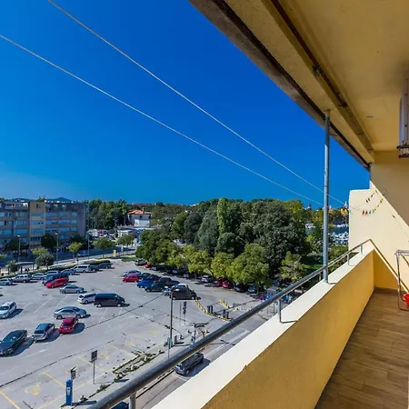 Nela 1bdr W Balcony * Ζαντάρ